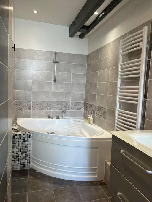 Duplex De Charme En Centre Ville Avec Terrasse Брив ла Гайард Екстериор снимка